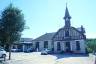 Montluçon - Mairie de Lavault-Sainte-Anne en juillet - © Lionel Allorge - 2014-07-03