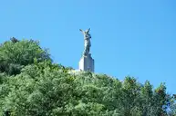 Viviers - La statue de St Michel vu du sentier - © Michael.joffre - 2013-07-04