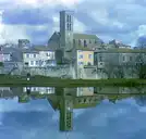 Trèbes - église et son reflet dans l'Aude. - © Mommeja - 2012-11-13
