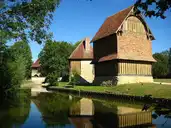 Mézidon Vallée d'Auge - Crevecoeurenauge château colombier ferme riviere - © Karldupart - 2010-07-07 Mézidon Vallée d'Auge - Crevecoeurenauge château colombier ferme riviere - © Karldupart - 2010-07-07