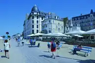 Trouville-sur-Mer - Promenade des planches, near L'Aquarius - © DimiTalen - 2024-07-29