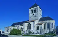 Courtisols - Vue générale de l'église Saint-Martin - © Emegélem - 2011-09-23