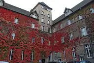 Mâcon - Facade de la cour d'honneur - © Jlpigache - 2012-10-25 Mâcon - Facade de la cour d'honneur - © Jlpigache - 2012-10-25